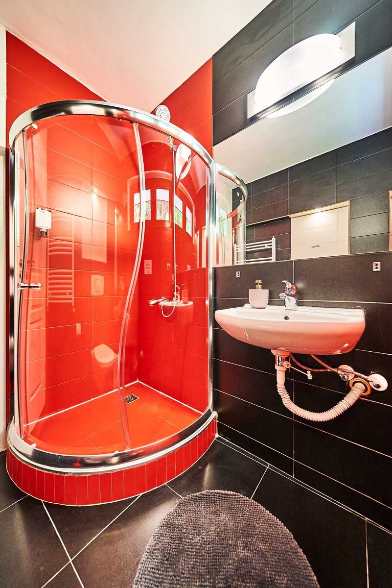 Room-4---Bathroom-02