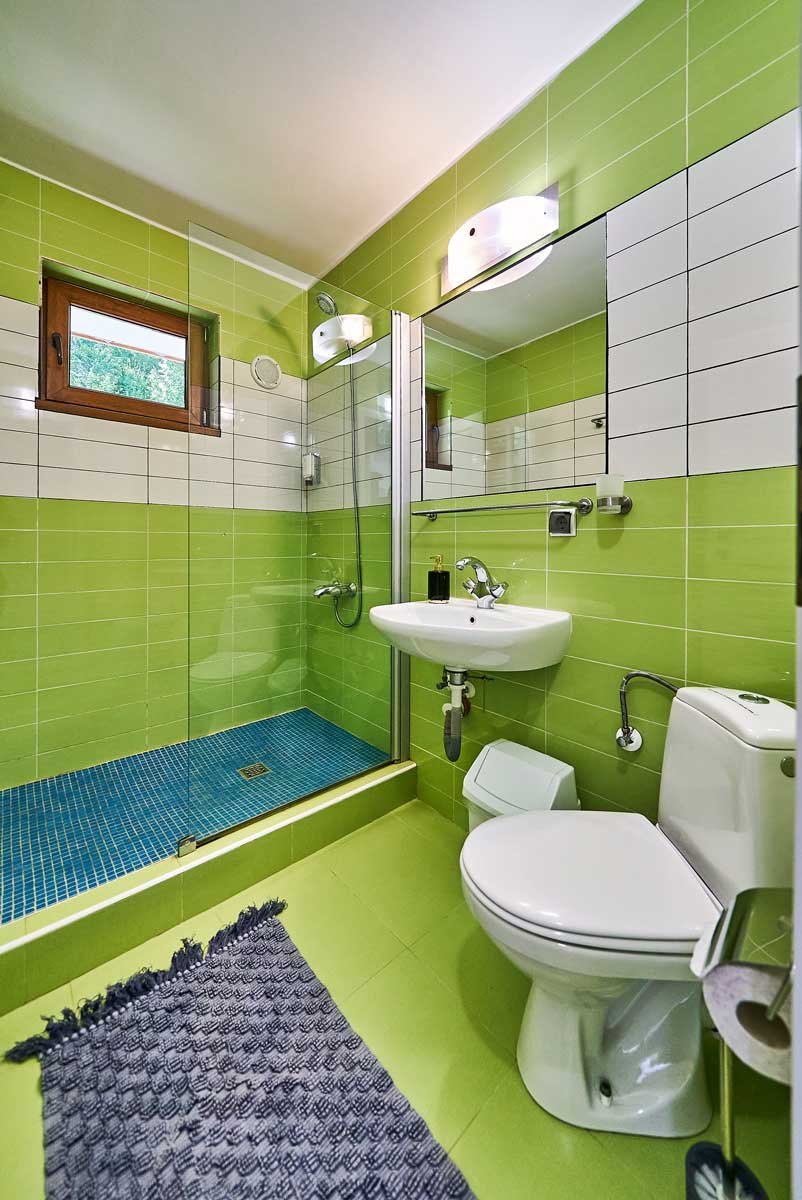 Room-5---Bathroom-01